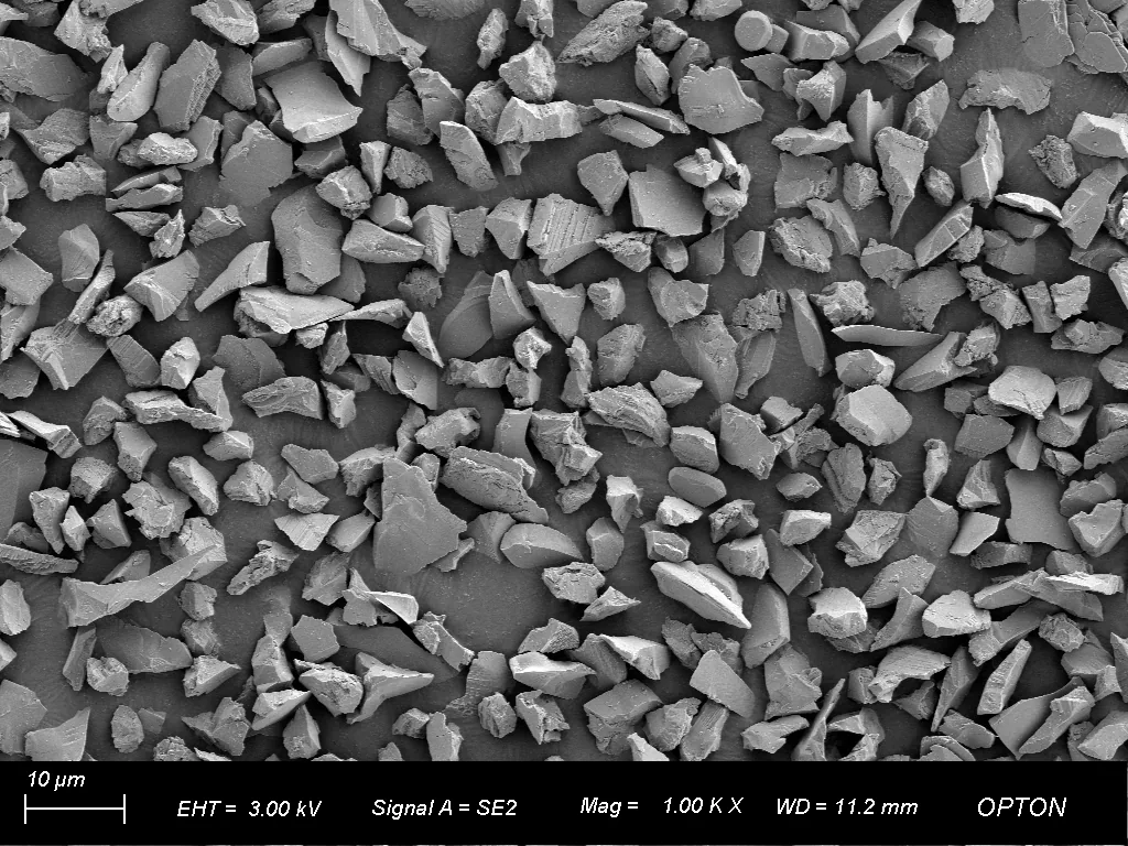 Microscope image of white fused alumina grain morphology