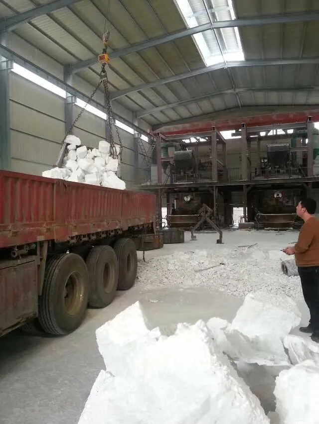 White fused alumina crystalline block